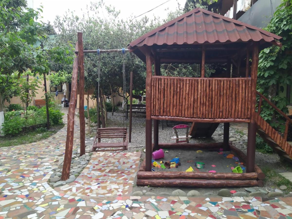Guest House Lev Pizunda Exterior photo